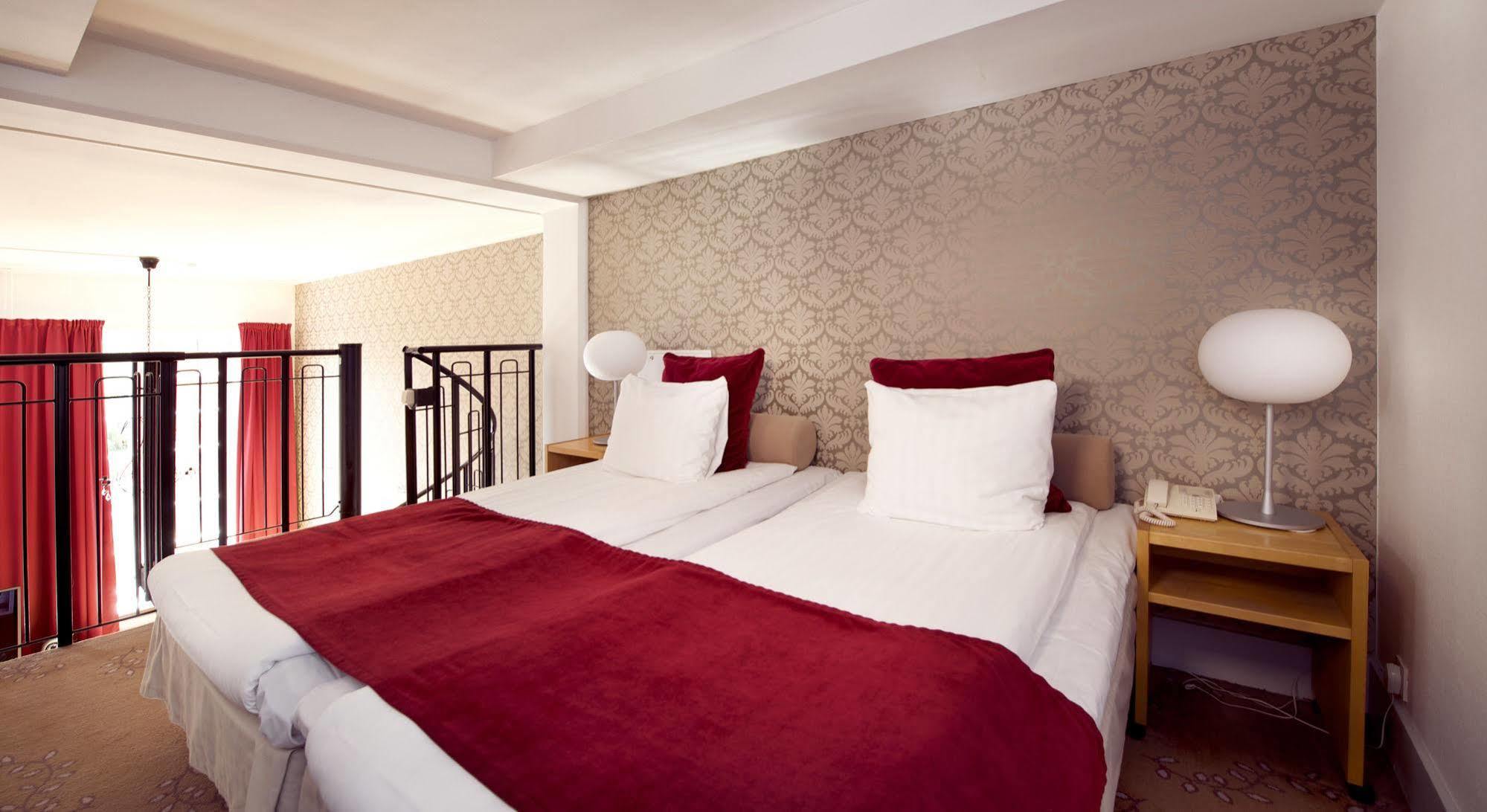 Clarion Collection Bolinder Munktell 4*